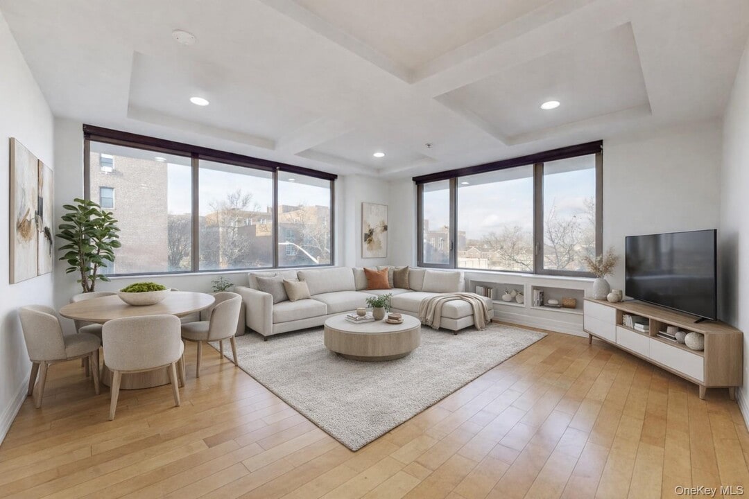 64-05 Yellowstone Blvd in Queens, NY - Building Photo