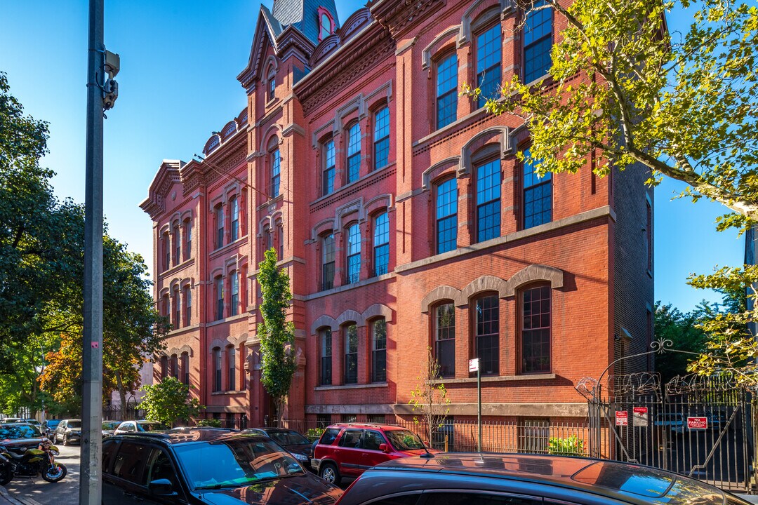 Cobble Heights Cooperative in Brooklyn, NY - Building Photo
