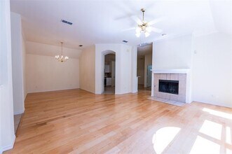 4529 Aspen Glen Rd in Plano, TX - Foto de edificio - Building Photo