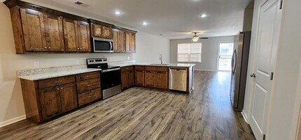 600 Constitution Dr in Sumter, SC - Building Photo - Building Photo