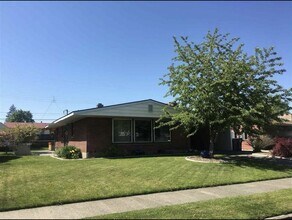 3123 W Bismark Ave in Spokane, WA - Building Photo - Building Photo