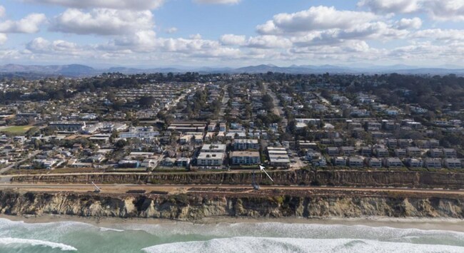 424 Stratford Ct in Del Mar, CA - Building Photo - Building Photo