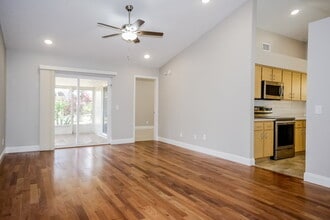 2016 Lori Ann St in Brandon, FL - Building Photo - Building Photo