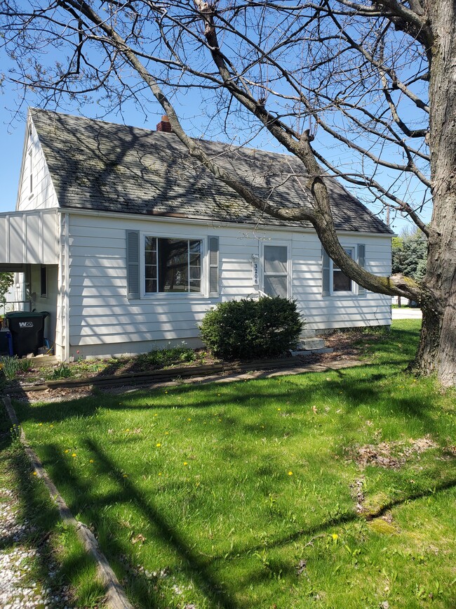 3206 Highland Rd