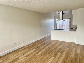 2209 Planz Road in Bakersfield, CA - Building Photo - Interior Photo