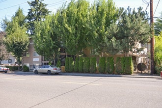 Pier Park Condominiums in Portland, OR - Building Photo - Building Photo