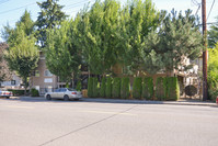 Pier Park Condominiums in Portland, OR - Foto de edificio - Building Photo