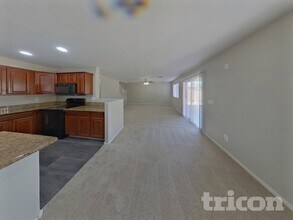 43386 W Arizona Ave in Maricopa, AZ - Foto de edificio - Building Photo