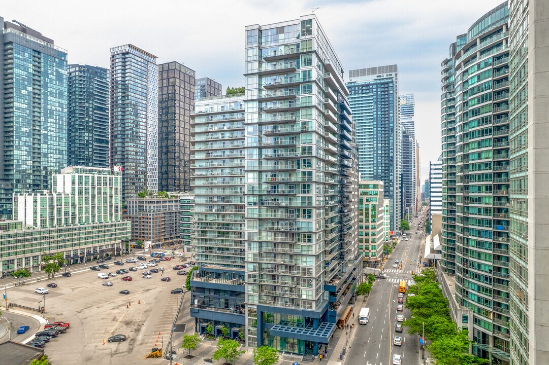 The Fly in Toronto, ON - Building Photo
