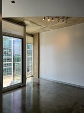600 12th Ave S, Unit 816 in Nashville, TN - Foto de edificio - Building Photo