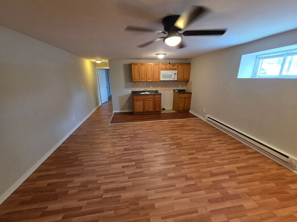 7038 Forrest Ave in Philadelphia, PA - Building Photo