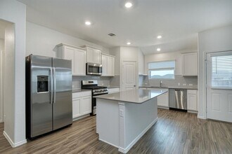 205 Arnage Dr in Hutto, TX - Building Photo - Building Photo