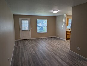 1048 Ne Warner Pl, Unit #2 in Bend, OR - Building Photo - Building Photo