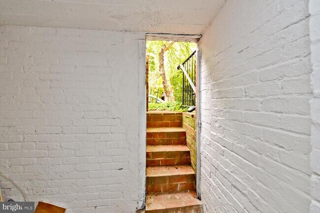 118 W St NW in Washington, DC - Building Photo - Building Photo