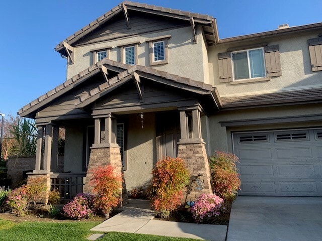 property at 2568 Rochelle Ave