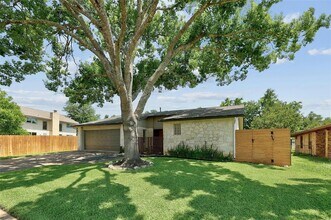 11327 D-K Ranch Rd in Austin, TX - Building Photo - Building Photo