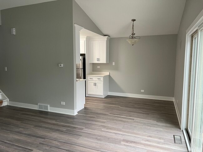 65 Spuhler Dr in Batavia, IL - Building Photo - Building Photo