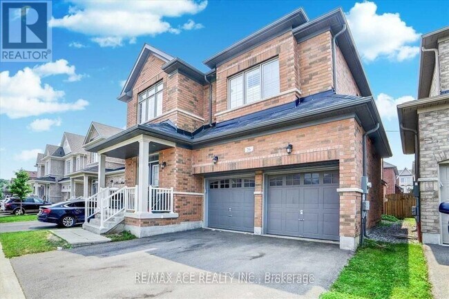 26 Newhouse Blvd in Caledon, ON - Building Photo - Building Photo