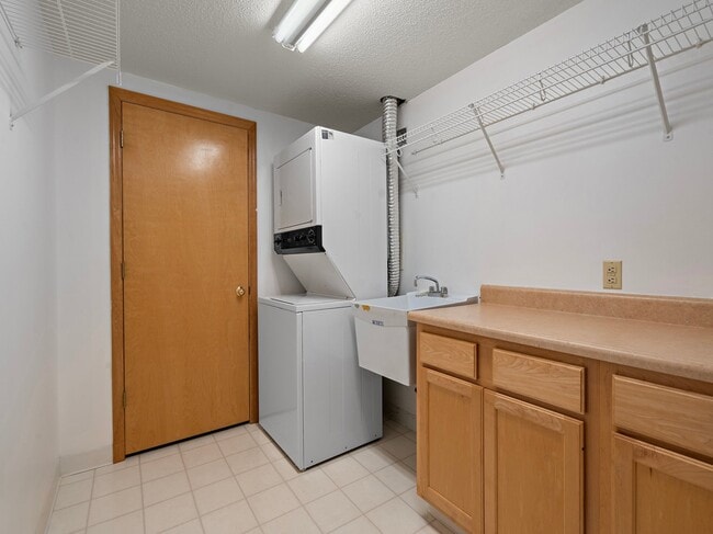 15625 24th Ave N in Plymouth, MN - Building Photo - Building Photo
