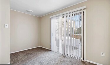 15 Devon Pl in Washington Township, NJ - Foto de edificio - Building Photo