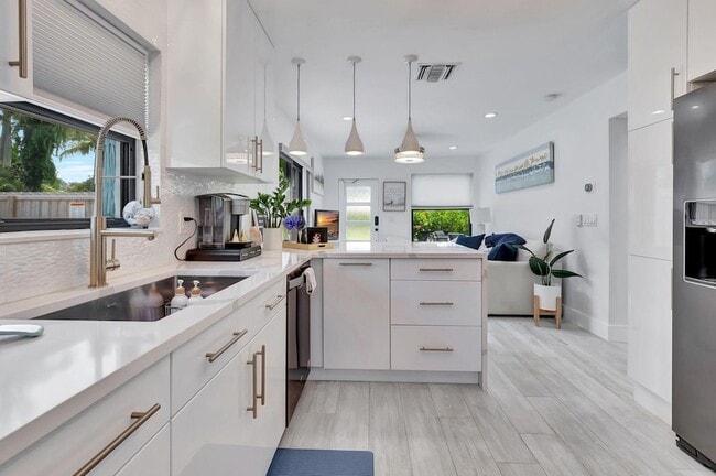property at 201 SE 7th St