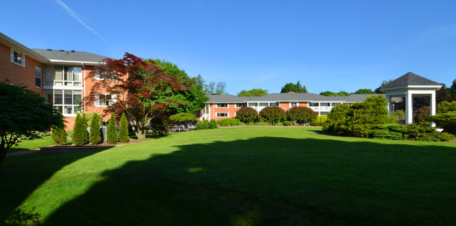 Country Club in Rochester, NY - Building Photo - Building Photo