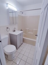 12912 Kew Gardens Rd, Unit #3 in Jamaica, NY - Foto de edificio - Building Photo