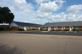 Towne Oaks Apartments in Shreveport, LA - Building Photo - Building Photo