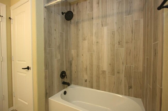 298 Capetown Way in Montgomery, TX - Building Photo - Building Photo