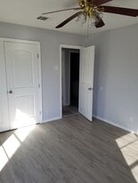 511 E Sayers Ave in San Antonio, TX - Building Photo