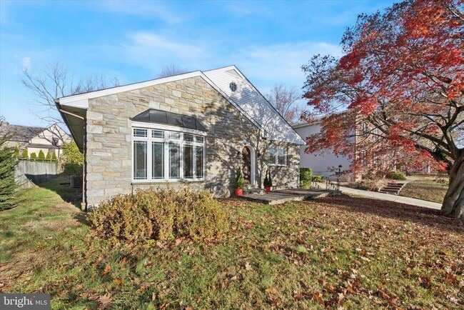 property at 7033 Sherwood Rd