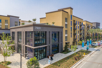 Purl Apartments in San Diego, CA - Building Photo - Building Photo