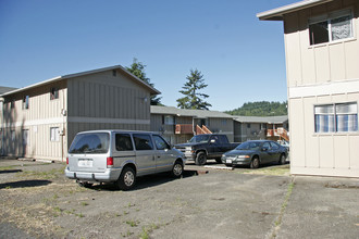 1111 N. Pacific in Kelso, WA - Building Photo - Building Photo