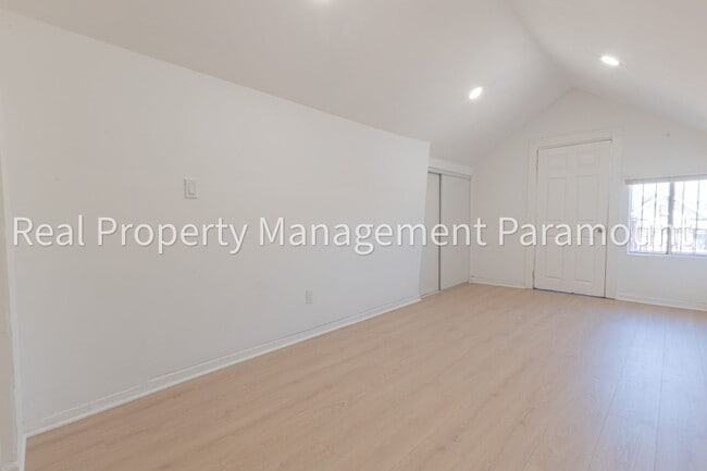 property at 433 W 56th St