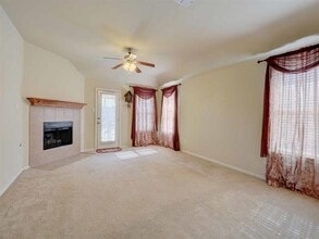 9824 Mcfarring Dr in Fort Worth, TX - Building Photo - Building Photo