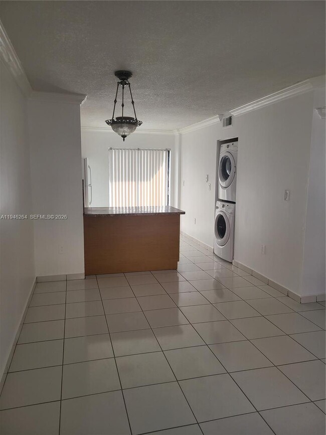 5440 W 21st Ave in Hialeah, FL - Building Photo - Building Photo