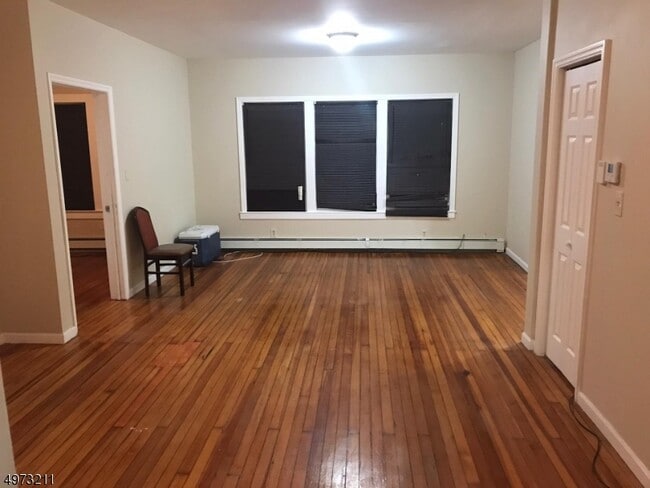 34 Isabella Ave-Unit -2 in Newark, NJ - Building Photo - Building Photo