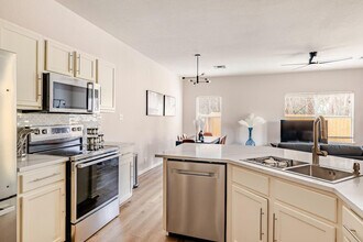 7214 Dan-Jean Dr in Austin, TX - Building Photo - Building Photo