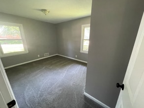 106 W 8th St in Kearney, MO - Building Photo - Building Photo