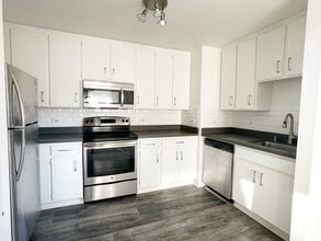 135 Valencia St, Unit A407 in San Francisco, CA - Foto de edificio - Building Photo