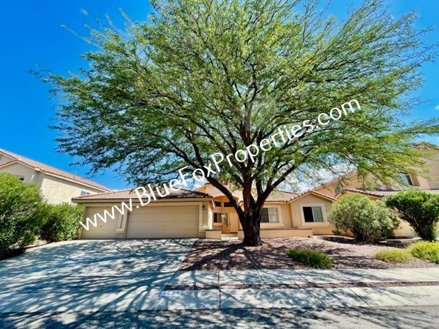 1422 Blue Saguaro Trail in Tucson, AZ - Building Photo