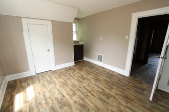 504 N 12th St in New Castle, IN - Building Photo - Interior Photo