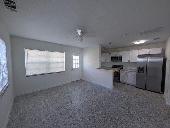 126 146th Ave in Madeira Beach, FL - Building Photo - Building Photo