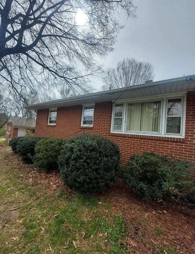 1802 Ryan St in Greensboro, NC - Building Photo - Building Photo