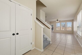 5415 Bright Run in San Antonio, TX - Building Photo - Building Photo