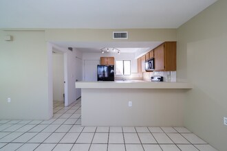 136 E Pastime Rd in Tucson, AZ - Building Photo - Building Photo