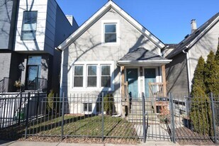 2528 W Charleston St in Chicago, IL - Building Photo
