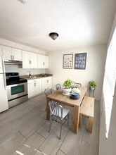 1347-1349 W 2nd St in Lakeland, FL - Foto de edificio - Building Photo