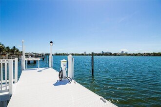 1400 Stillwater Dr in Miami Beach, FL - Building Photo - Building Photo