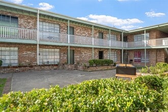 6301 Alfano St in Houston, TX - Building Photo - Building Photo